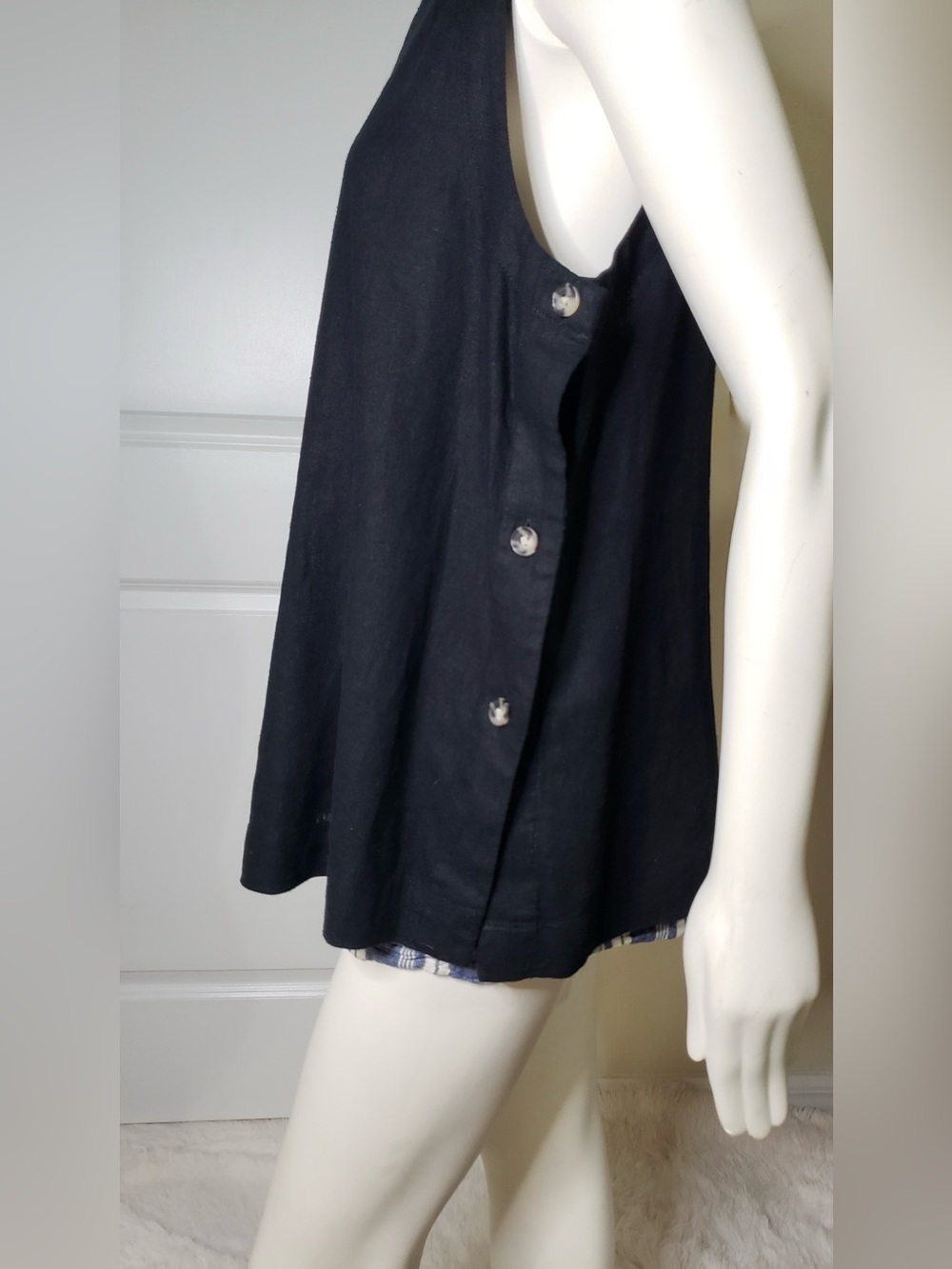 Universal Thread Black Button-Side Tank Top - Picture 5 of 8